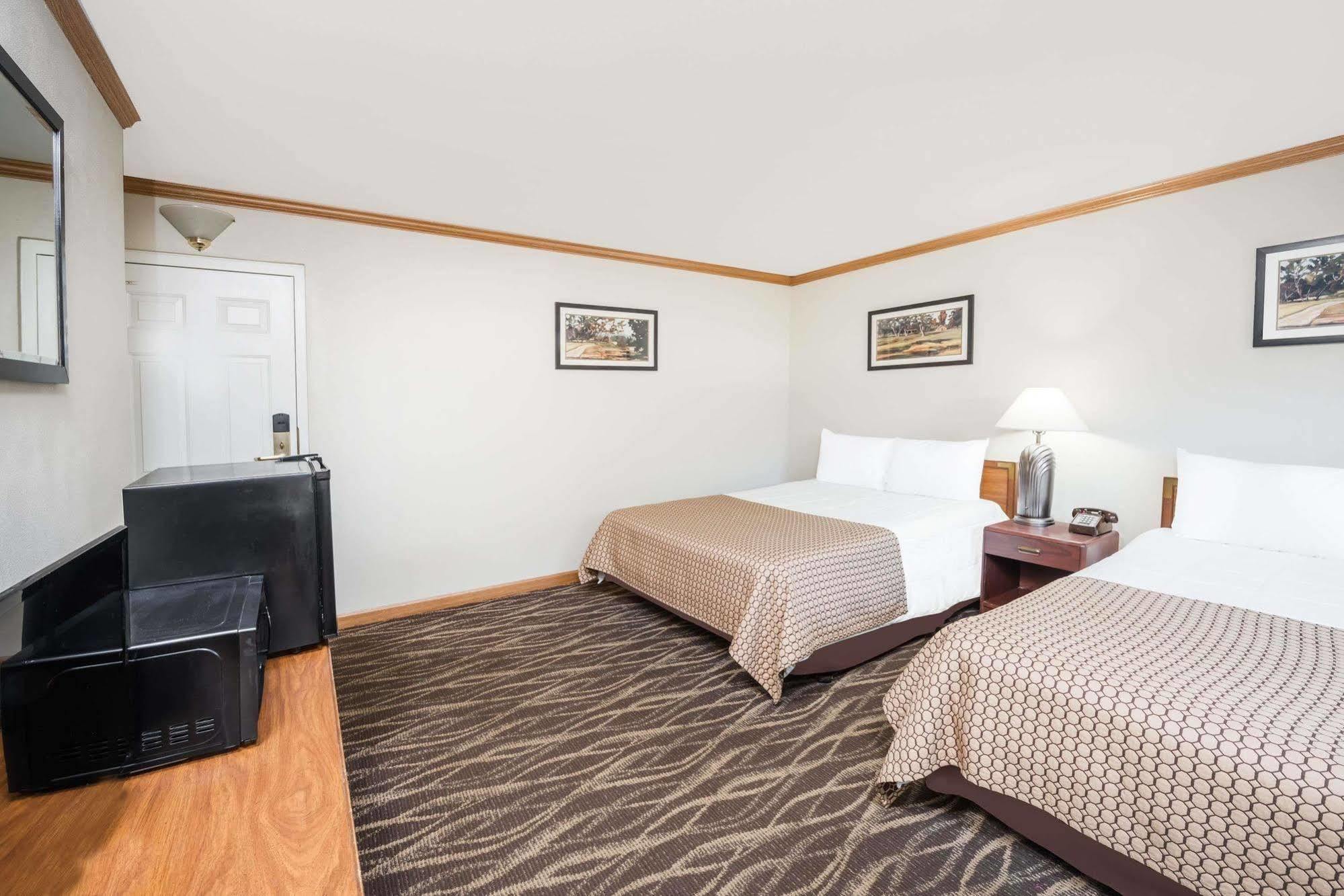 Knights Inn Jacksonville Bagian luar foto